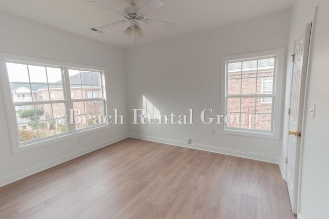 Building Photo - 2029 Silvercrest Dr