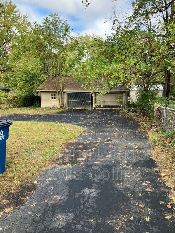 Building Photo - 815 Walters Dr