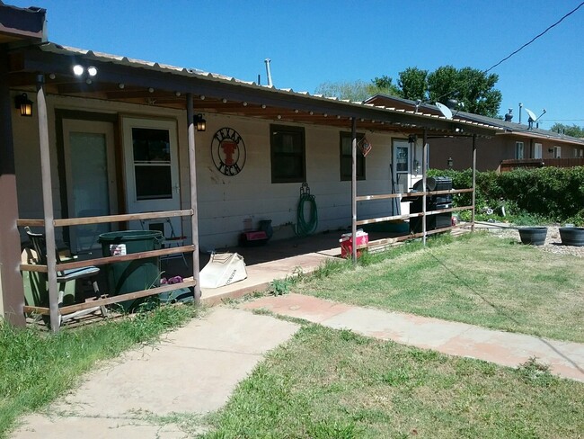 Building Photo - 1104 Leo Dr