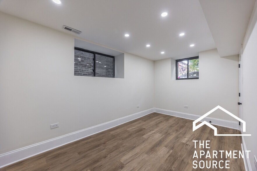 Building Photo - 4638 N Hamilton Ave