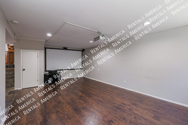 Building Photo - 8556 E Keim Dr