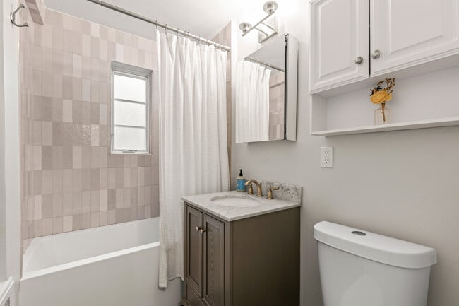 Building Photo - 181 Purchase St