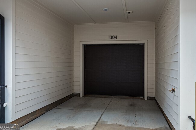 Building Photo - 230 New St