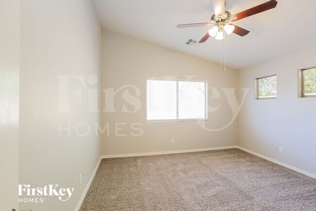Building Photo - 6120 S 53rd Dr