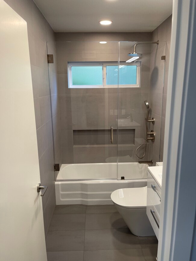 Building Photo - 36 Redwood Ave