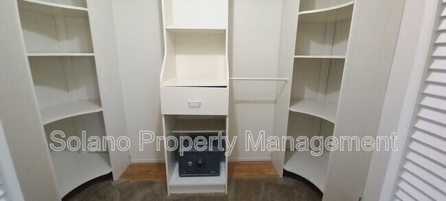 Building Photo - 3210 Mustang Cir