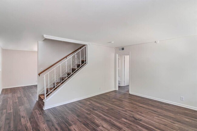 Building Photo - 405 Steeple Ridge Rd