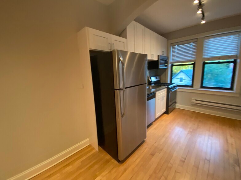 Building Photo - 2331 N Rockwell St