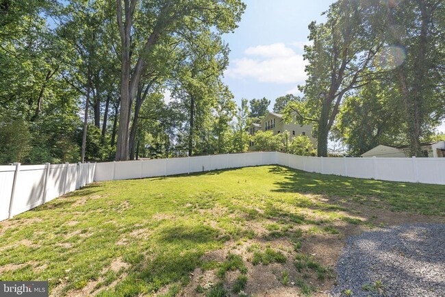 Building Photo - 3925 Ashwood Pl