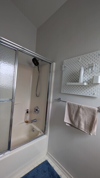 Guest bathroom (2nd floor) - 1617 Norton Creek Blvd