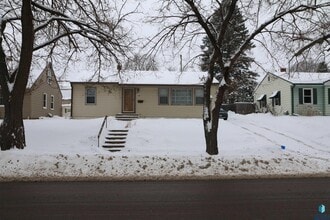 Building Photo - 1905 S Western Ave