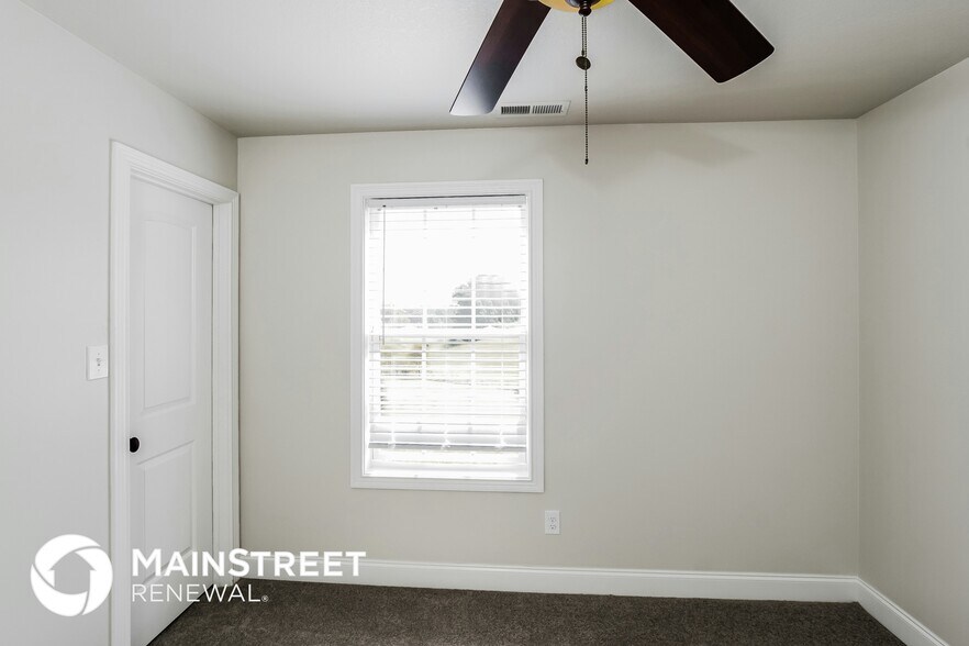 Building Photo - 277 Green Meadows Ln