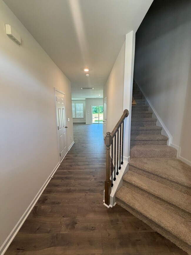 Building Photo - Gibsonville / Townhome
