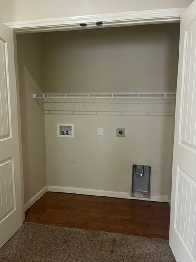 Building Photo - Duplex in South Lubbock