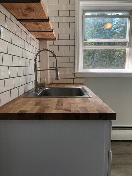 Renovated kitchen - 127 Front St