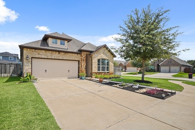 Building Photo - 6002 Daggerwing Wy