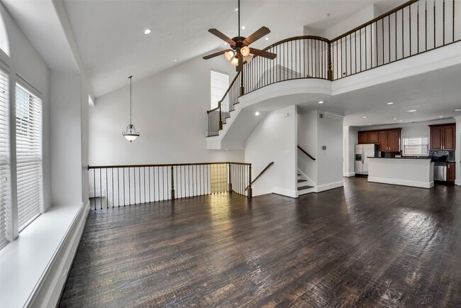 Building Photo - 1335 Studer St