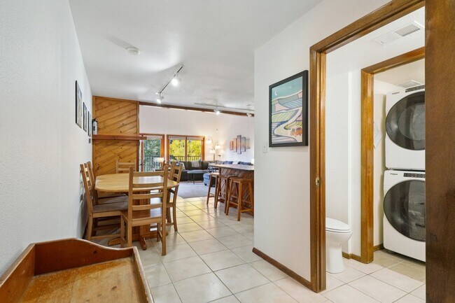 Building Photo - Serenity and Views with this 3 bedroom/3Bathroom Townhome in Buffalo Ridge