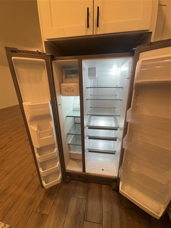 Building Photo - 113 Caterpillar Ln