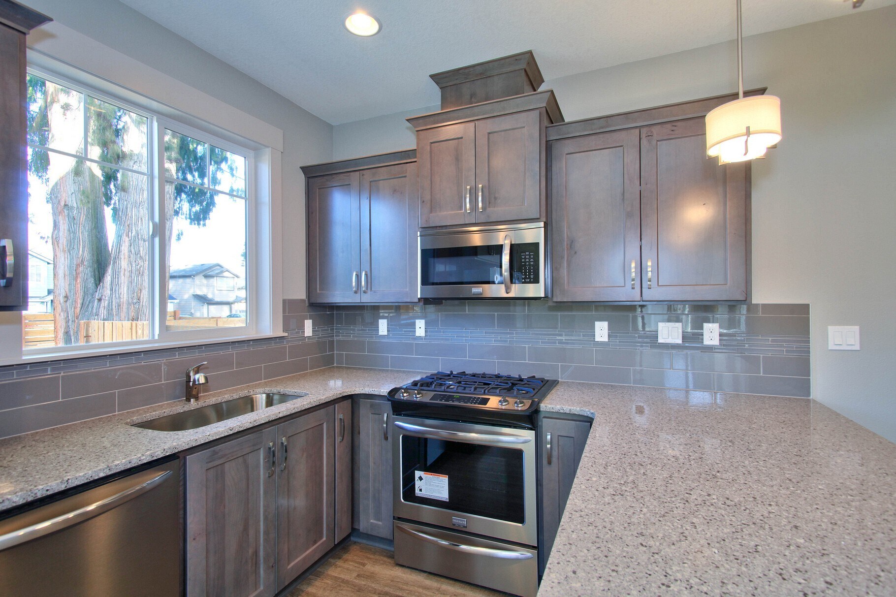 Building Photo - 9424 N Macrum Ave
