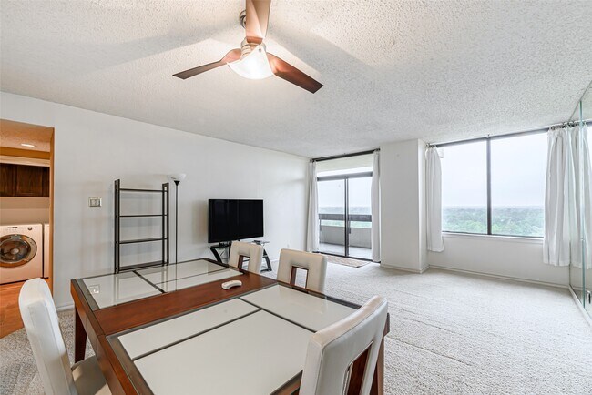 Building Photo - 14655 Champion Forest Dr Dr