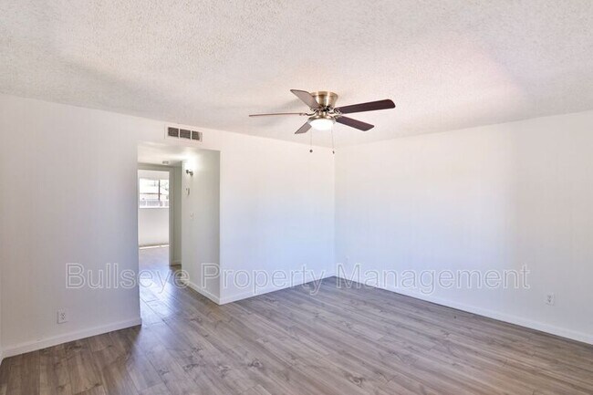 Building Photo - 1417 E Southern Ave