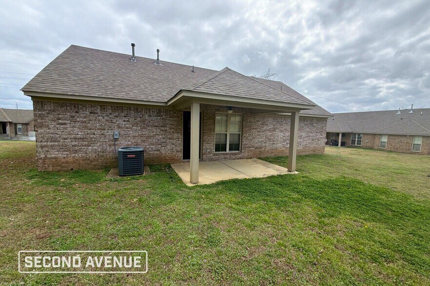 Building Photo - 8943 Smith Ranch Dr