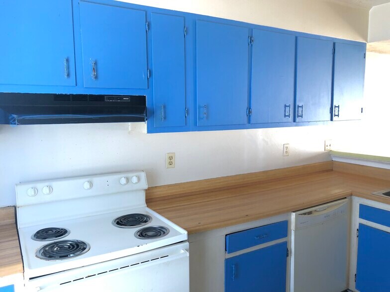 Building Photo - 421 Cumbrian Ct