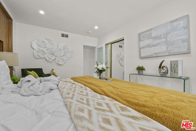 Building Photo - 3453 Green Vista Dr