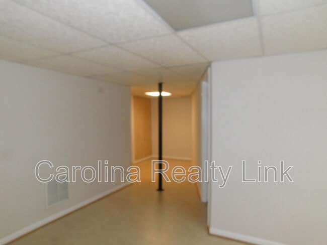 Building Photo - 6300 Candlewood Dr