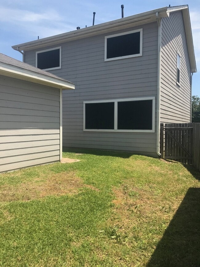 Building Photo - 21016 Alden's Oak