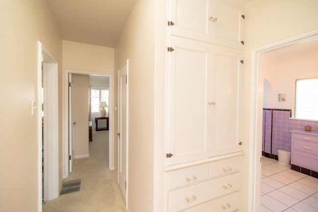 Building Photo - Exclusive 2 Bed/1 Bath Spanish-Style Home ...