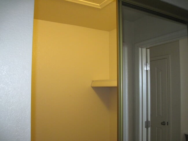 Building Photo - 426 S Bowie Ave