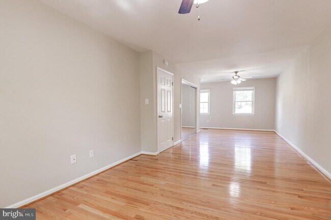 Building Photo - 12227 Ox Hill Rd