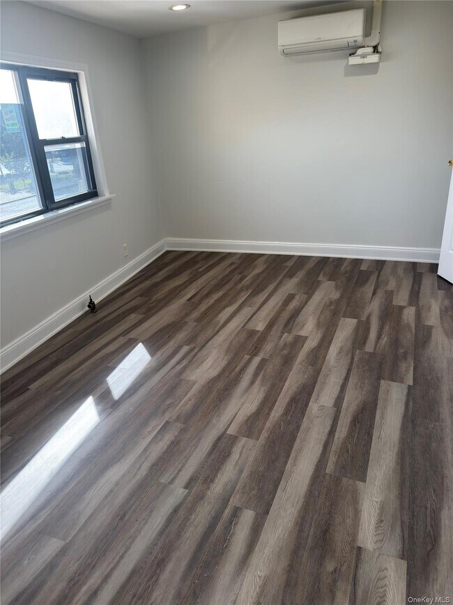 Building Photo - 219-07 Jamaica Ave