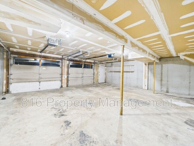 Building Photo - 7939 NW 79th Pl