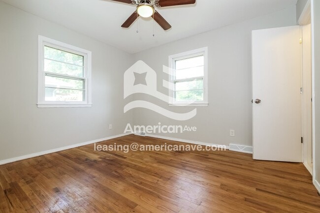 Building Photo - 314 SW Glendana St