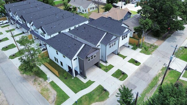 Building Photo - 107 Frawley St