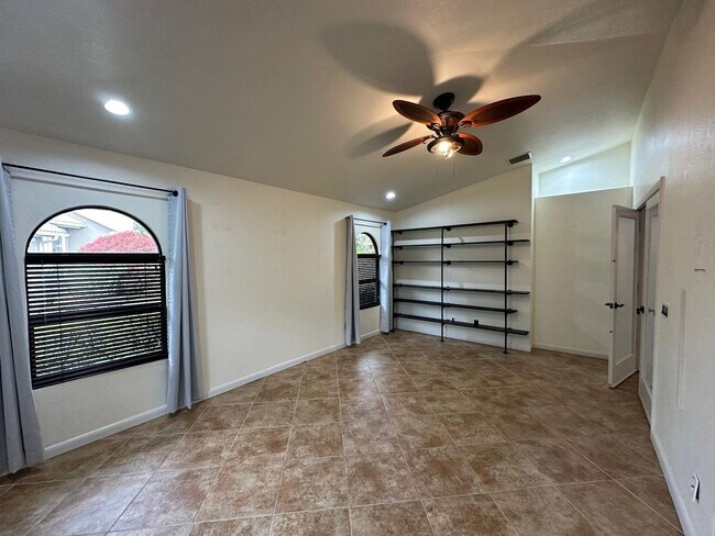 Building Photo - Tranquil Lakefront Living in the Heart of ...