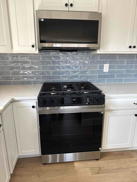 Building Photo - 873 Pleasant Hill Dr