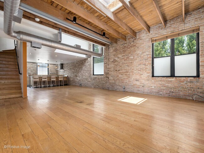 Building Photo - 1872 N Clybourn Ave