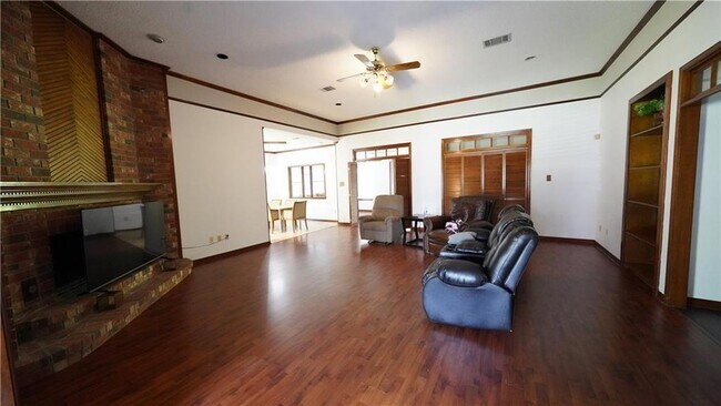 Building Photo - 155 Villere Dr