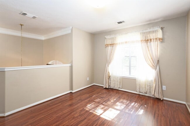 Building Photo - 16350 Mellow Oaks Ln