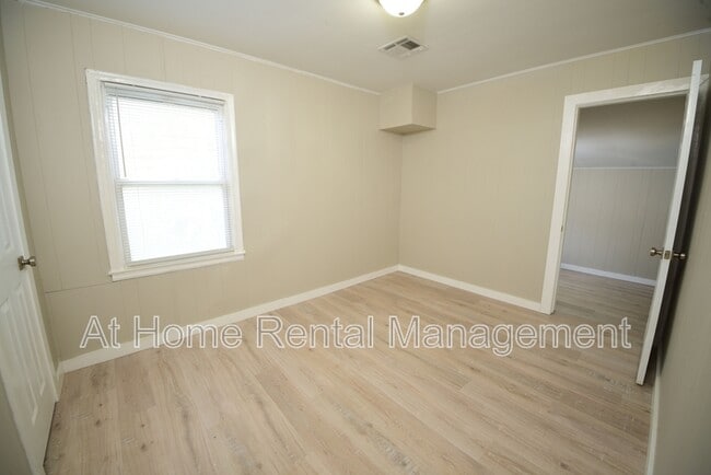 Building Photo - 424 S 73rd E Ave