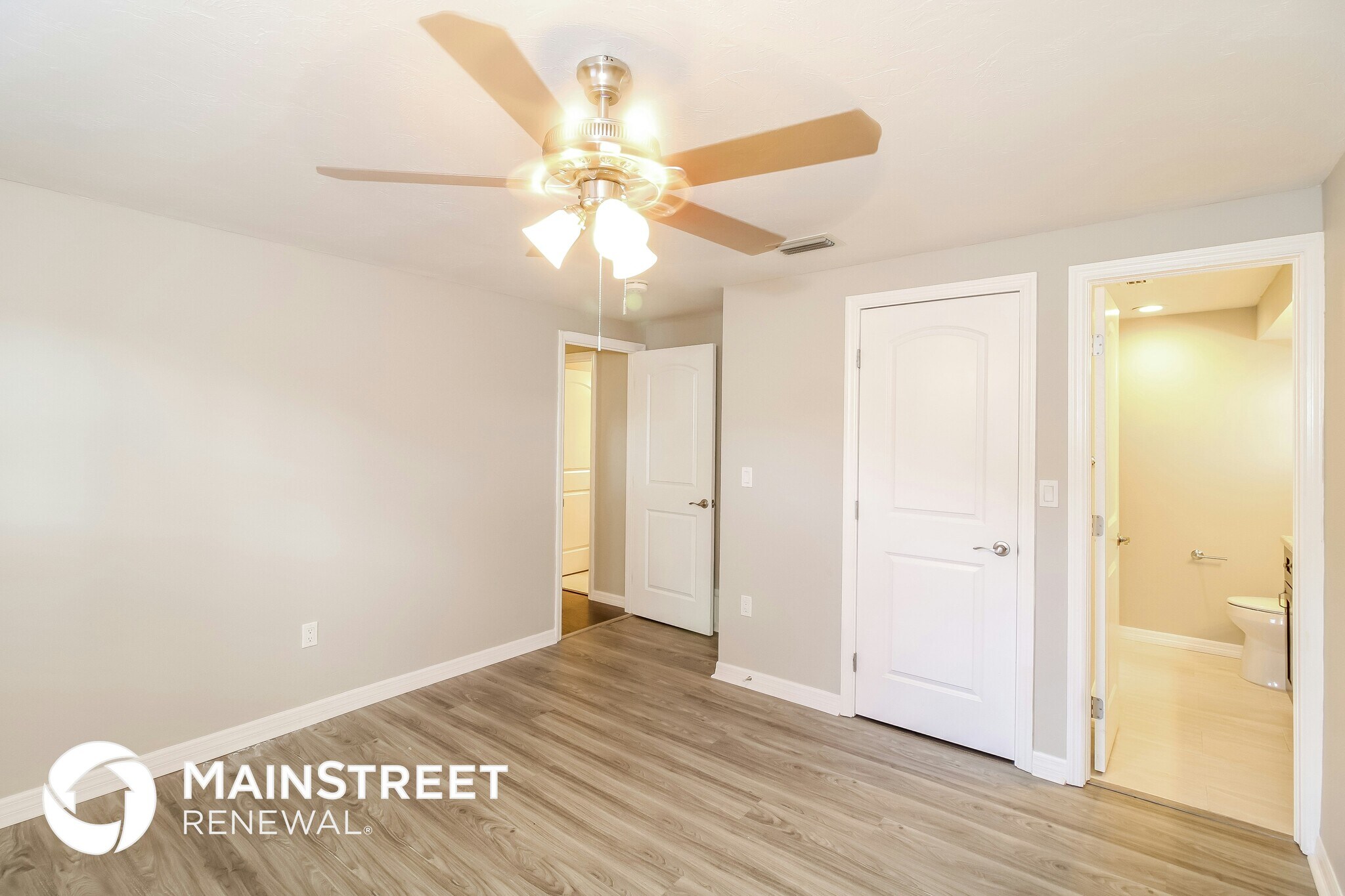 Building Photo - 4042 Cochise Terrace