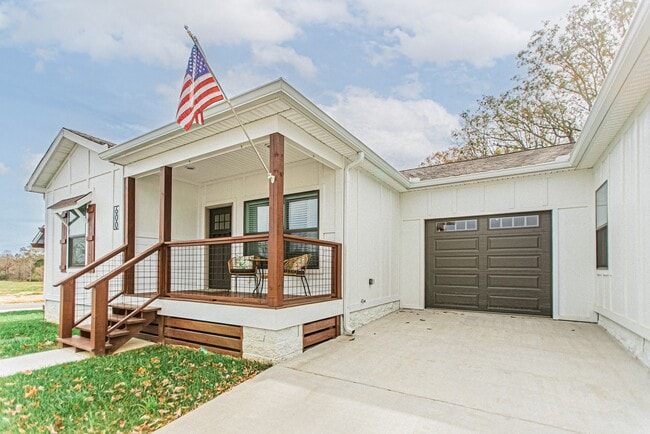 Building Photo - 600 Vera K Ct