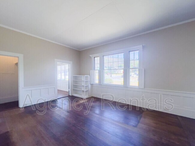 Building Photo - 2205 Hyde St