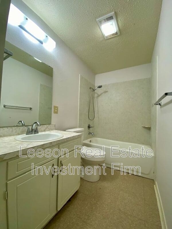 Building Photo - 629 David Dr