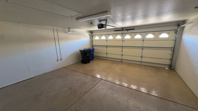 Building Photo - Sunland Springs Village 55+ Community