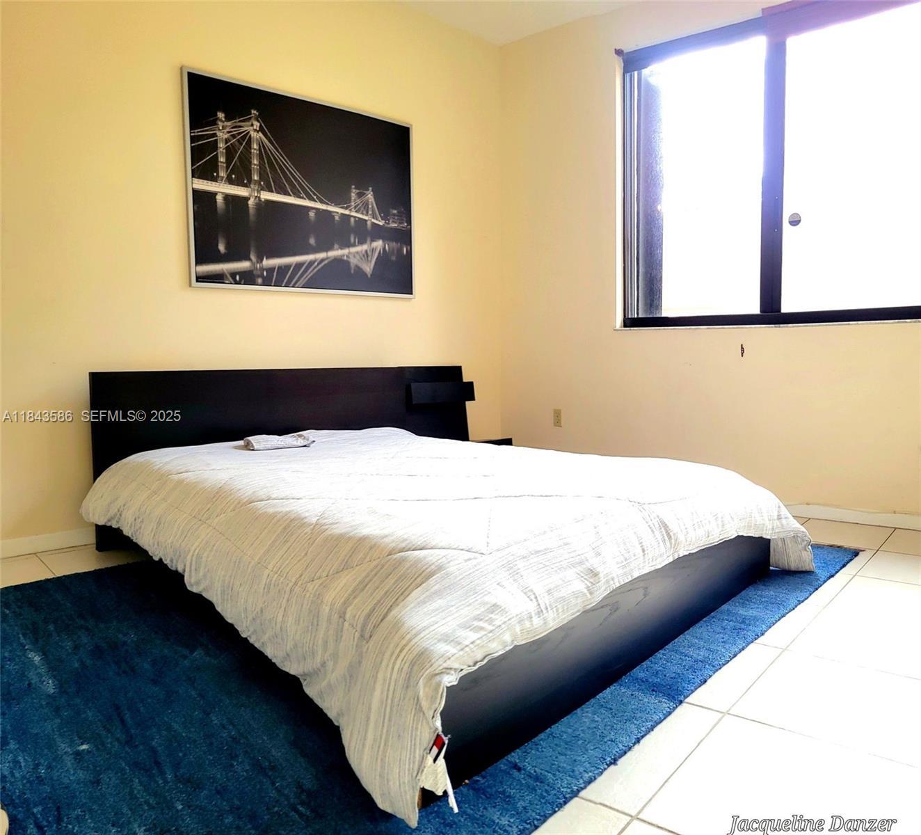 Building Photo - 540 Brickell Key Dr